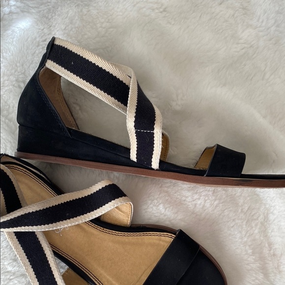 Splendid Black and Tan Sandals with Modern Asymmetry - Picture 6 of 11